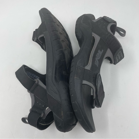 Teva Sandals – Adjustable Straps Size: 7 - Picture 3 of 13